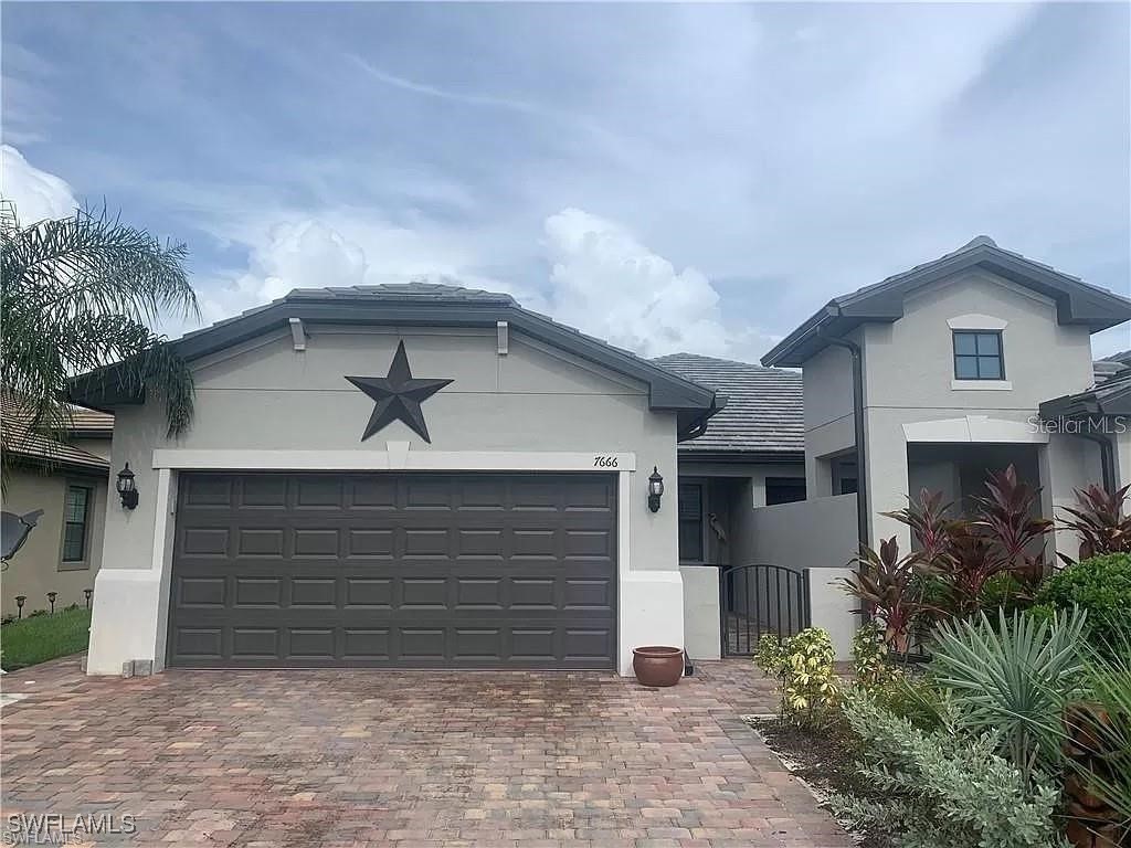 7666  Jacaranda Lane