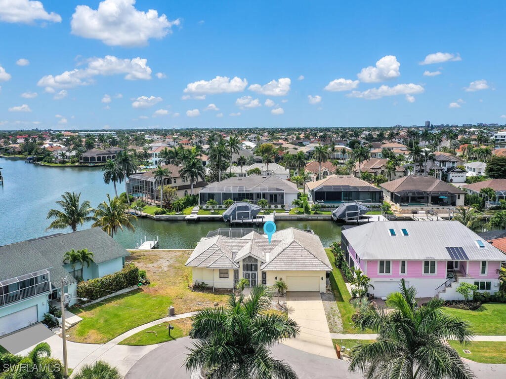 941  Moon Court