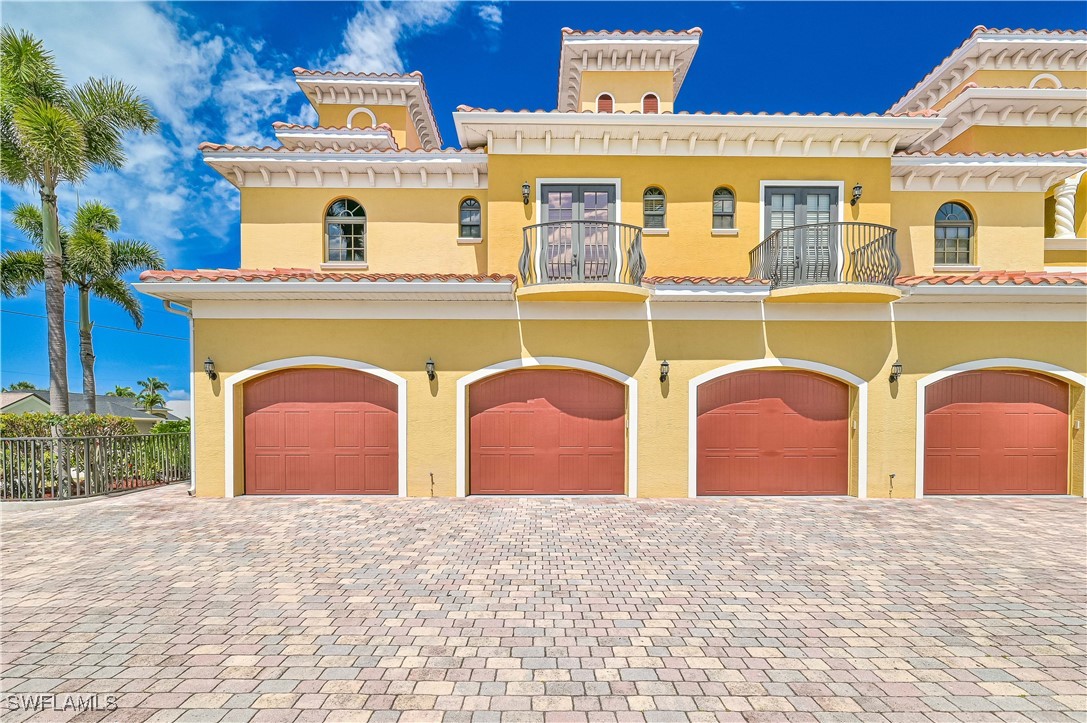 4910 SW 17th Place, Apt 4B