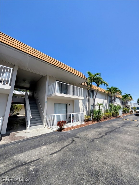 1830  Maravilla Avenue, Apt 305