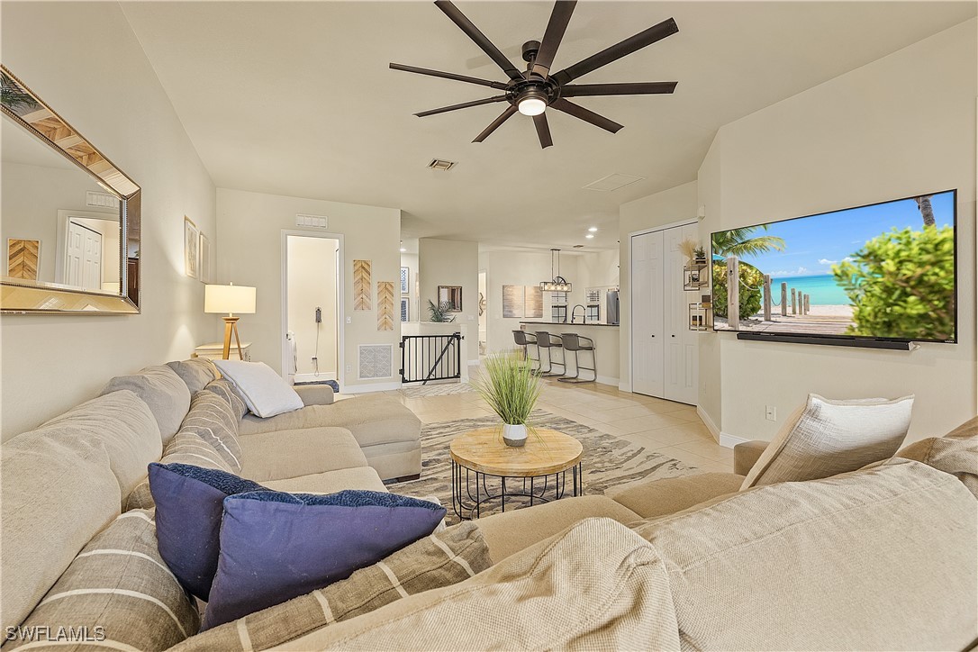 4820 SW 17th Place, Apt 6