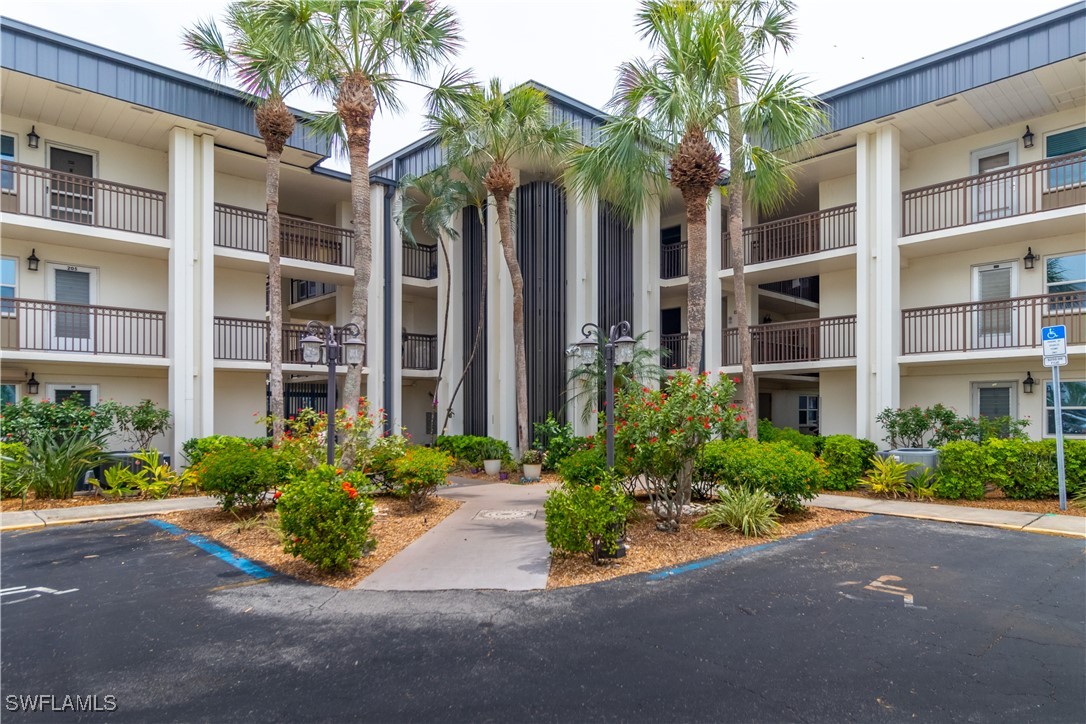 1740  Pine Valley Drive, Apt 211