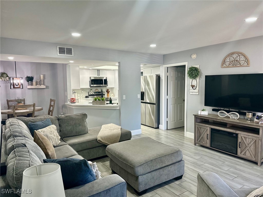 3100  Seasons Way, Apt 108