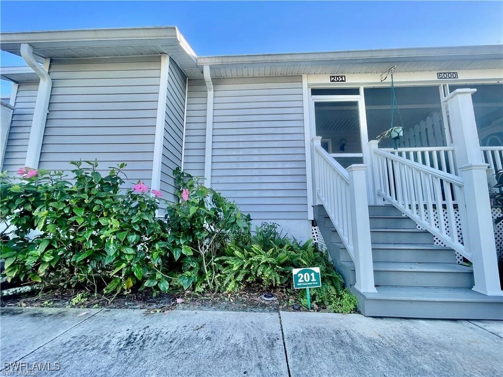 6000  Timberwood Circle, Apt 201