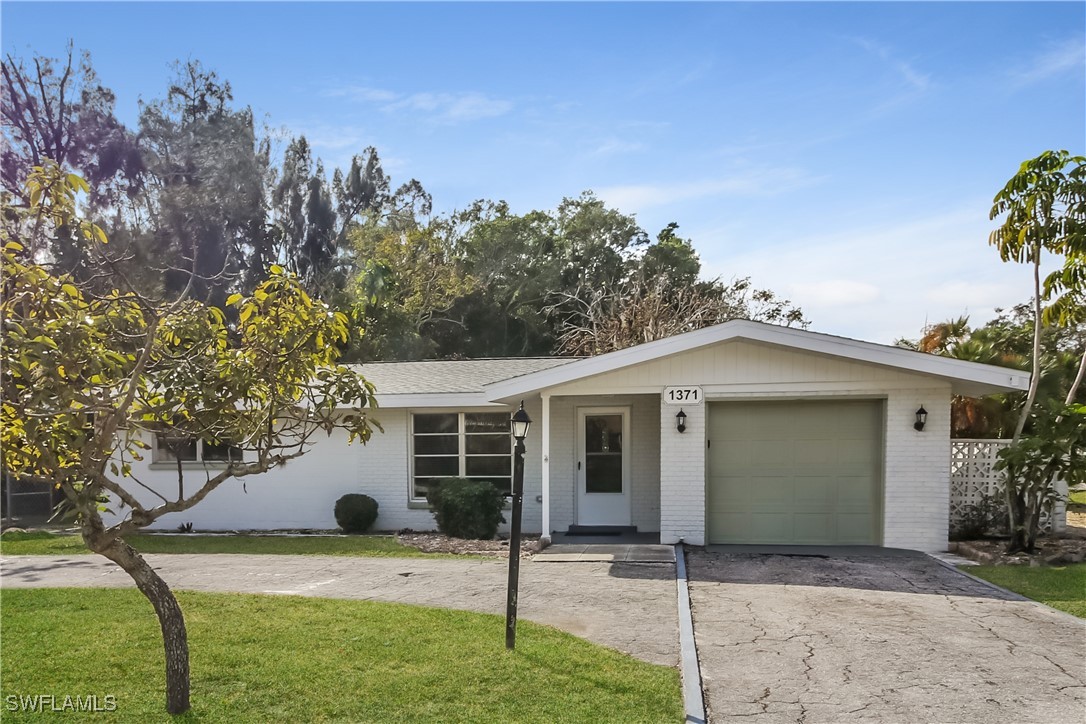 1371  Poinciana Road