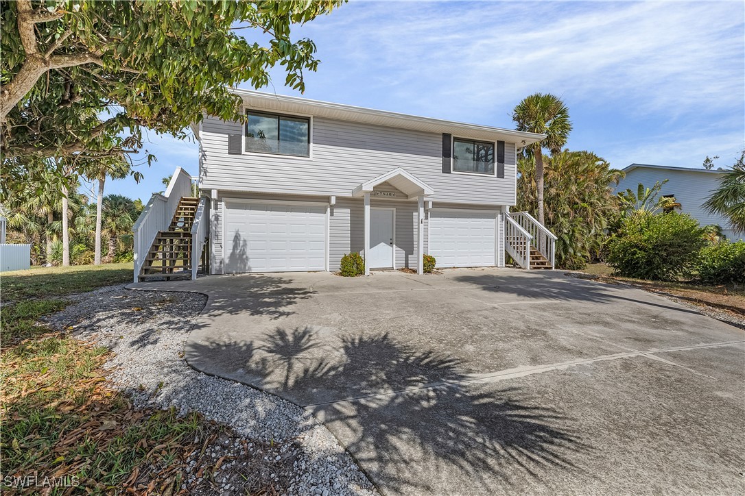 7836  Grande Pine Road