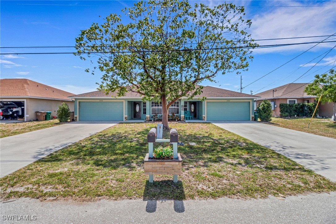 2902/2904 SE Santa Barbara Place