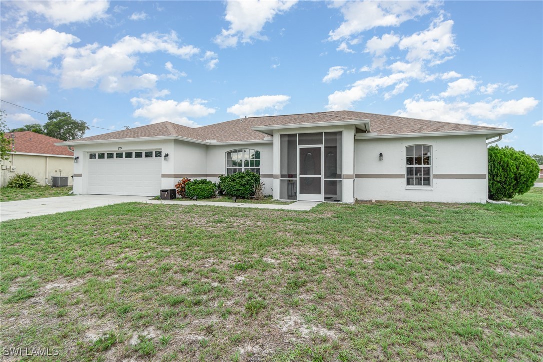 879  Rue Labeau Circle
