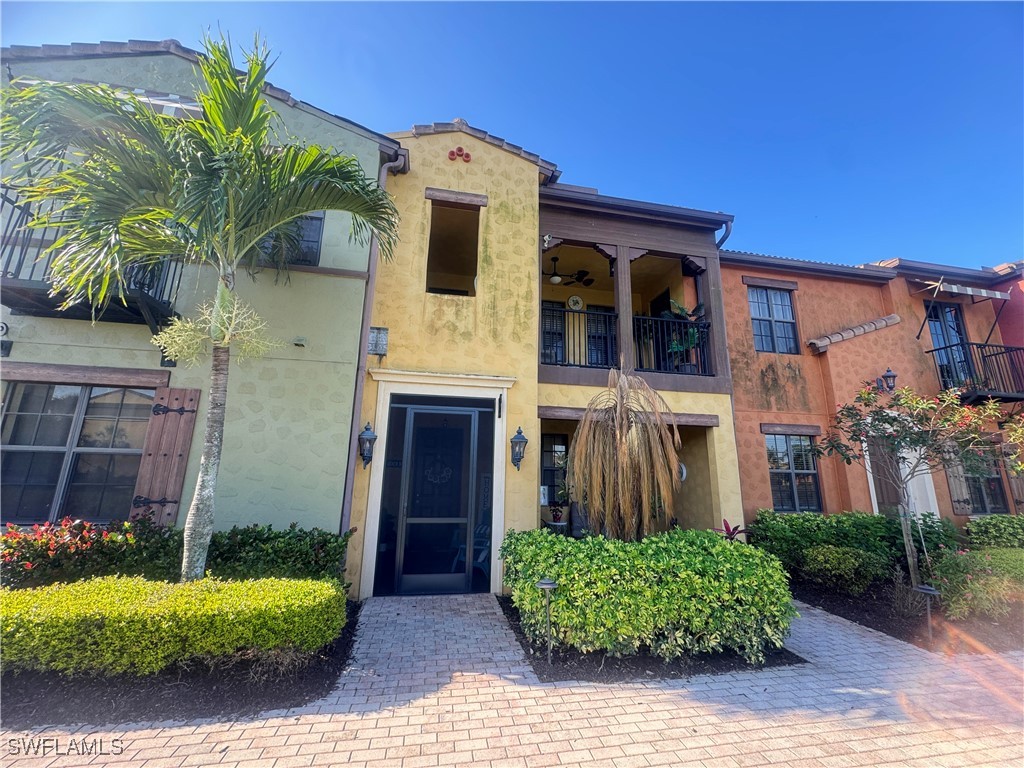11908  Izarra Way, Apt 7002