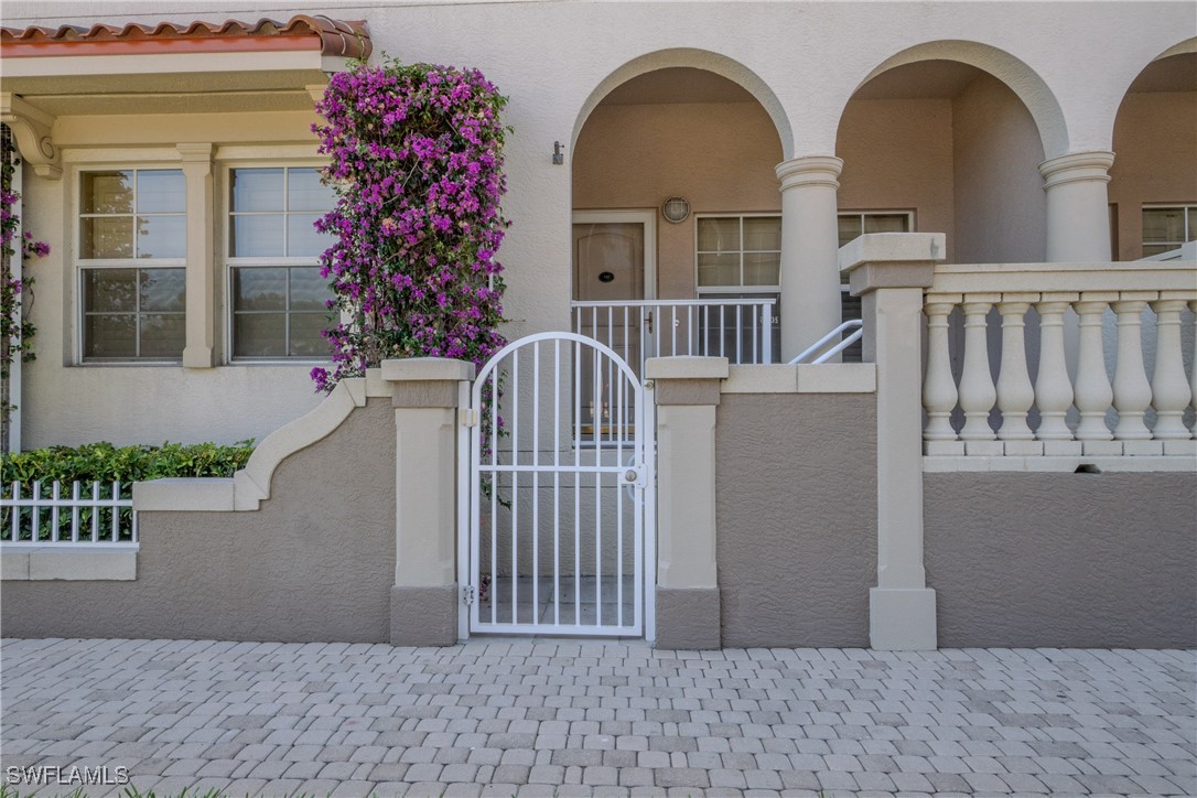 2110 W 1st Street, Apt 102