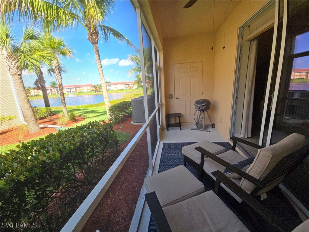 8874  Via Isola Court