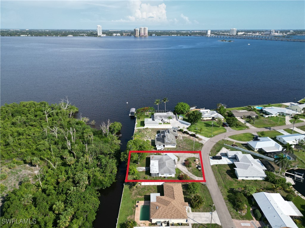 1320  Harbor View Drive