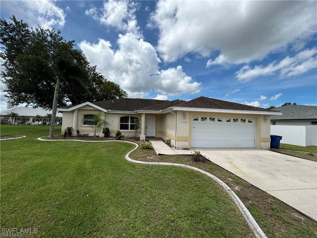1540  Crestwood Circle