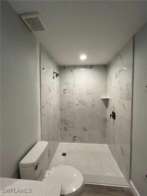 8463/8465  Agate Street
