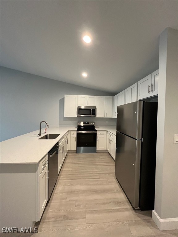 8463/8465  Agate Street