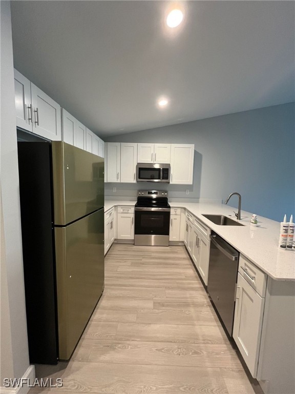 8463/8465  Agate Street