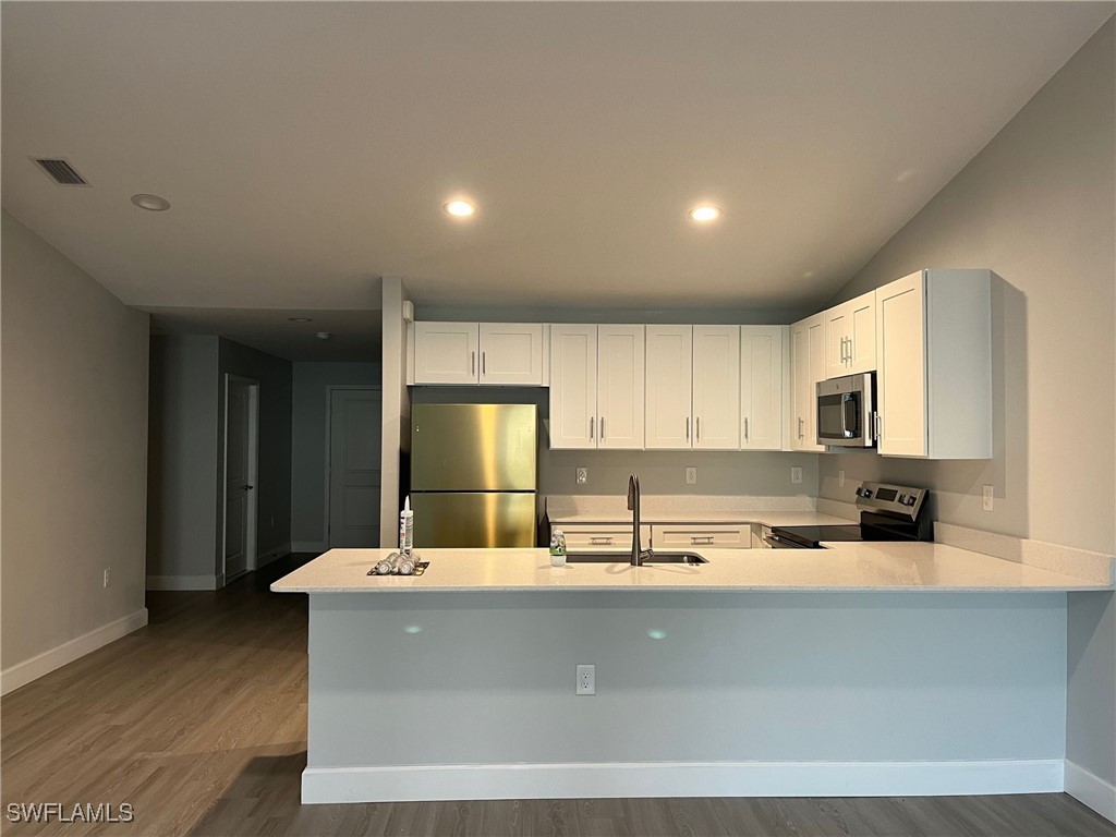 8463/8465  Agate Street