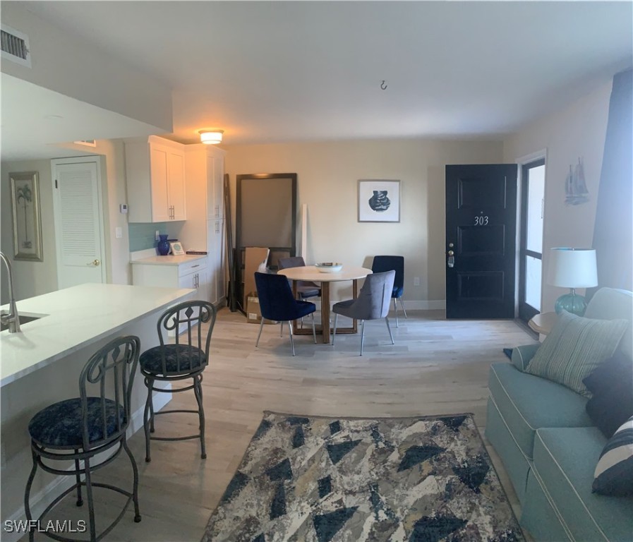 4906  Victoria Drive, Apt 303