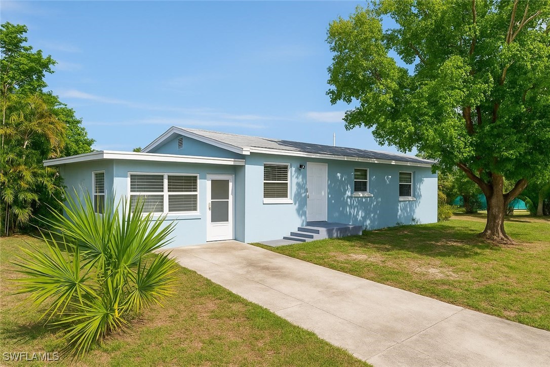 3847  Maxine Street