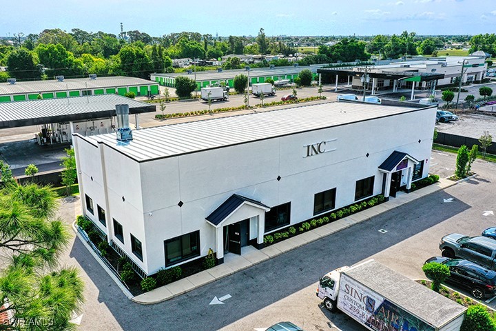 329 NE 3rd Avenue