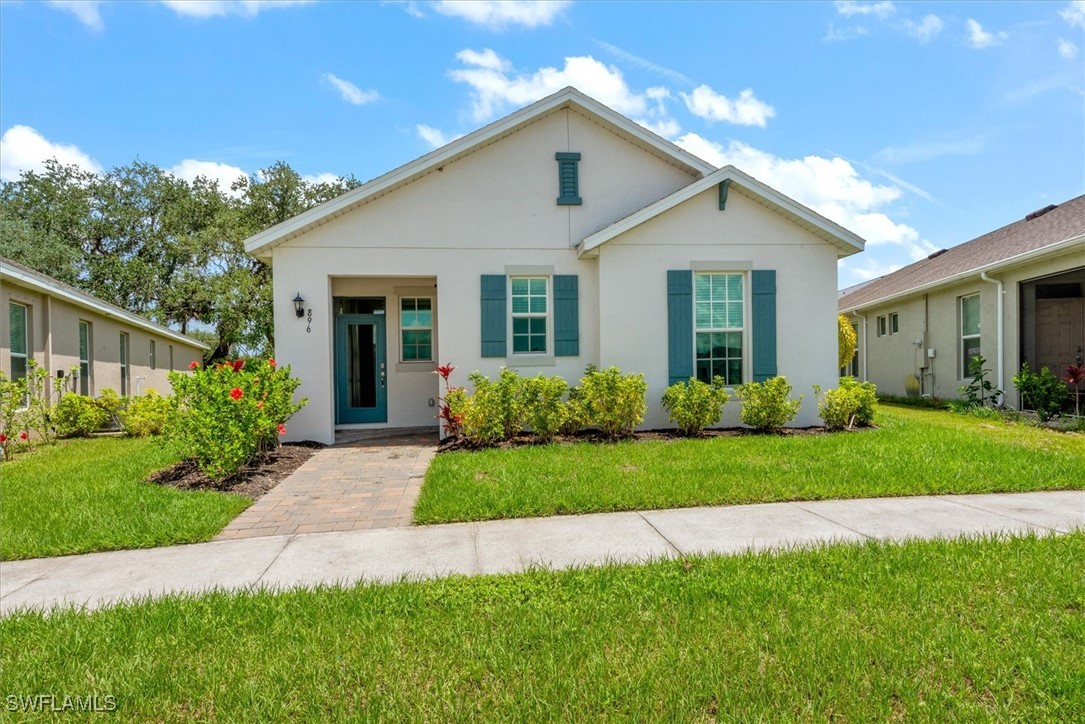 896  Friendship Circle