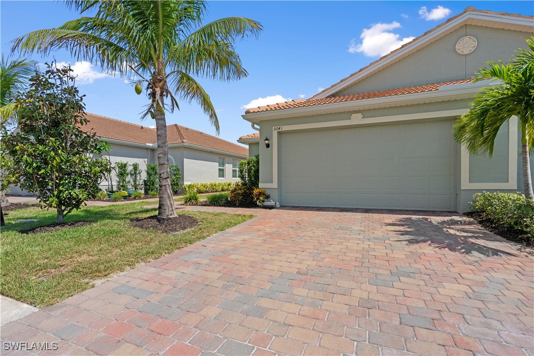 3041  Royal Gardens Avenue