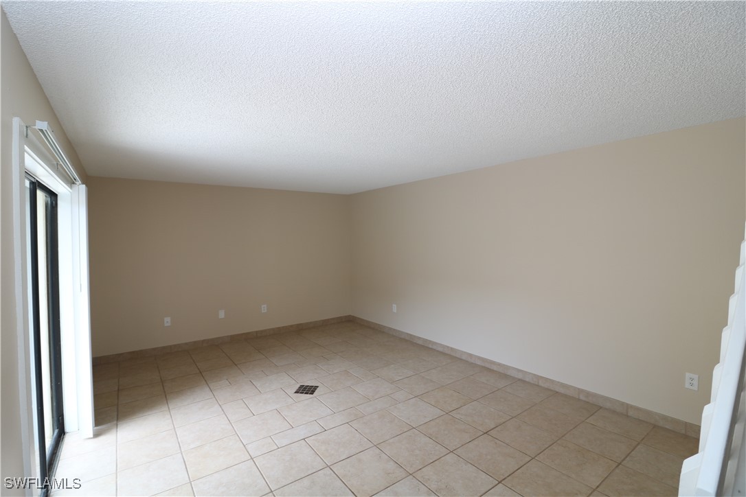 5216  Cedarbend Drive, Apt: 3