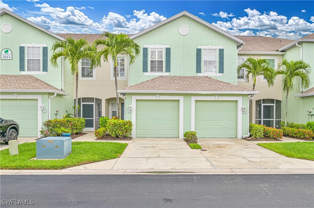 3613  Pine Oak Circle, Apt 105