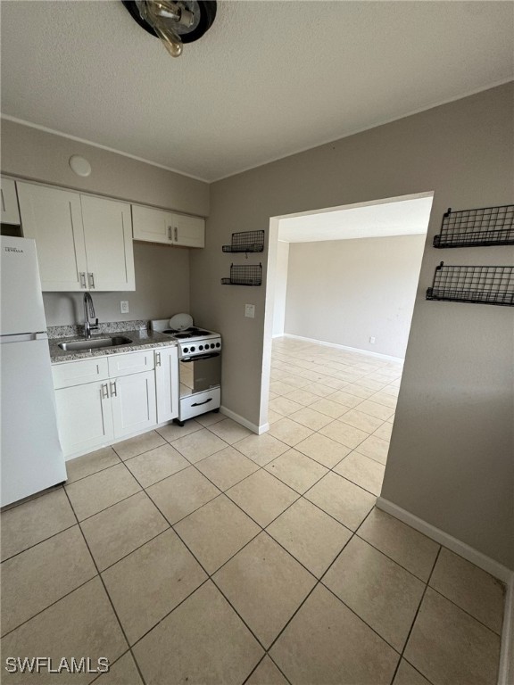 2452  Stella Street, Apt 206