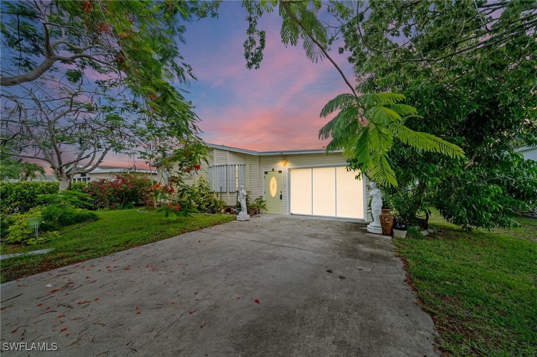 919  Manatee Road