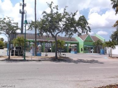826  Cape Coral Parkway