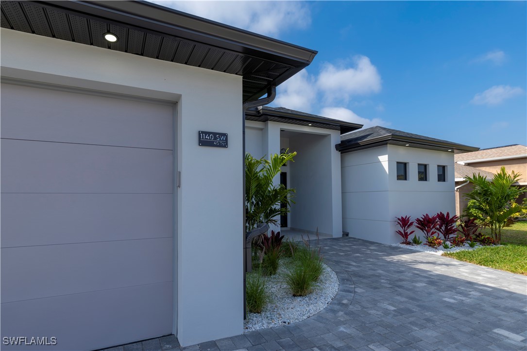 1140 SW 40th Terrace
