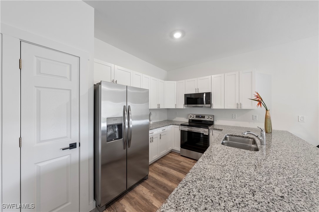 2429/2431  Lola Avenue