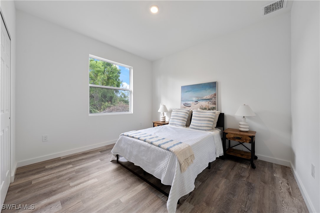 2429/2431  Lola Avenue