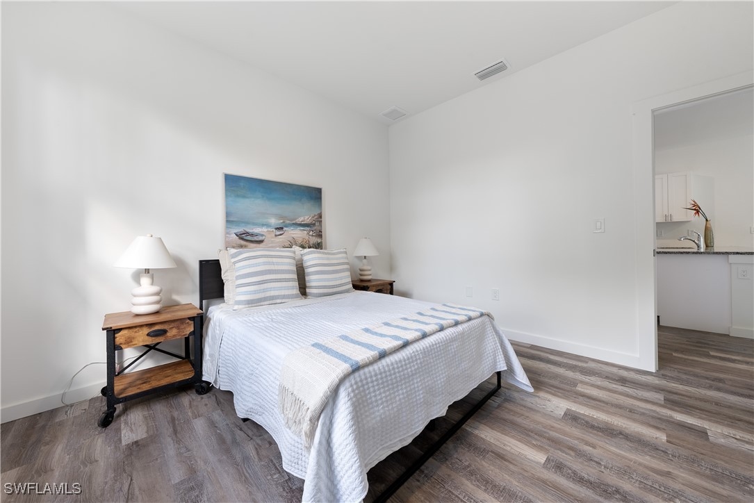 2429/2431  Lola Avenue