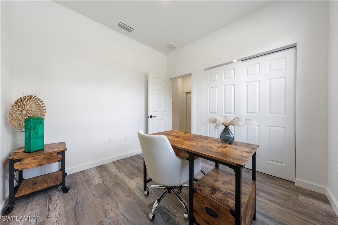 2429/2431  Lola Avenue