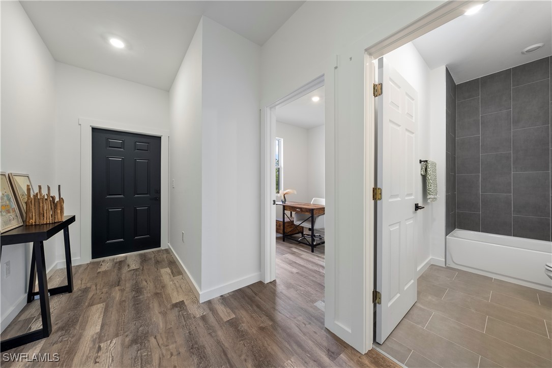 2429/2431  Lola Avenue