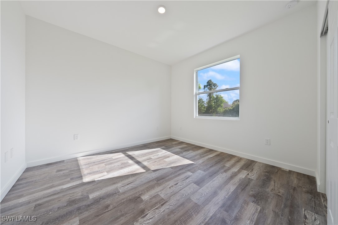 2429/2431  Lola Avenue
