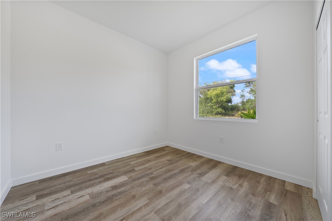 2429/2431  Lola Avenue
