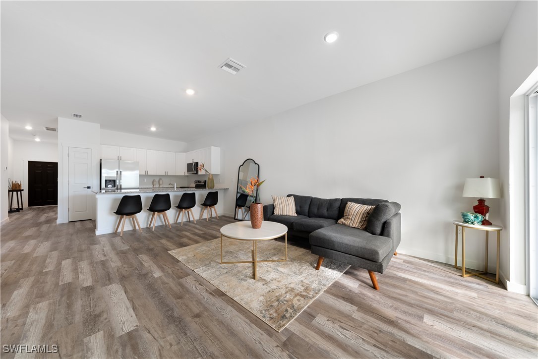 2429/2431  Lola Avenue