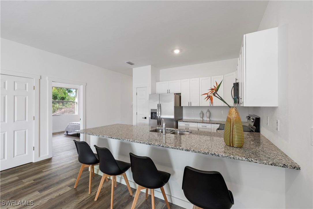 2429/2431  Lola Avenue