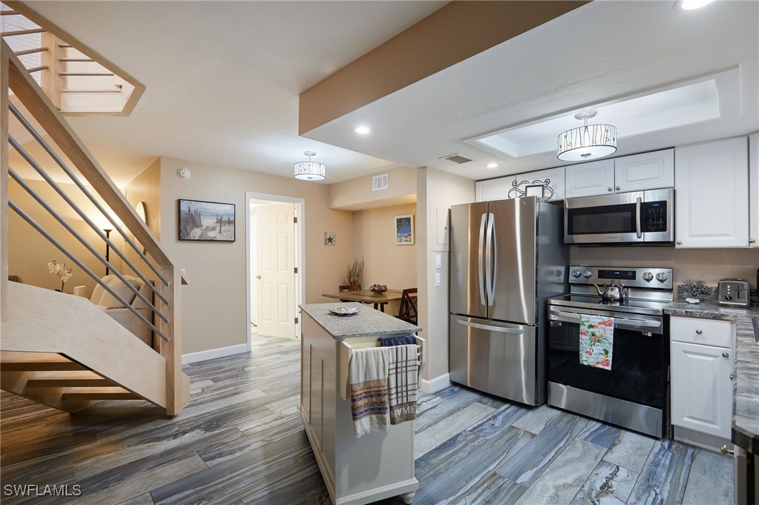 16001  Amberwood Lake Court, Apt 3