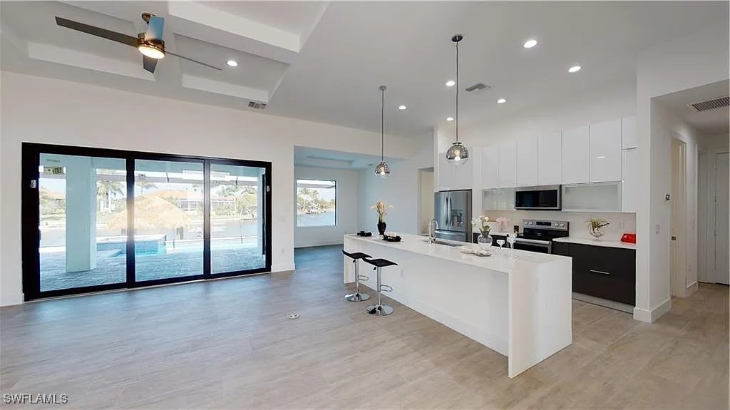 1525 NW 34th Avenue