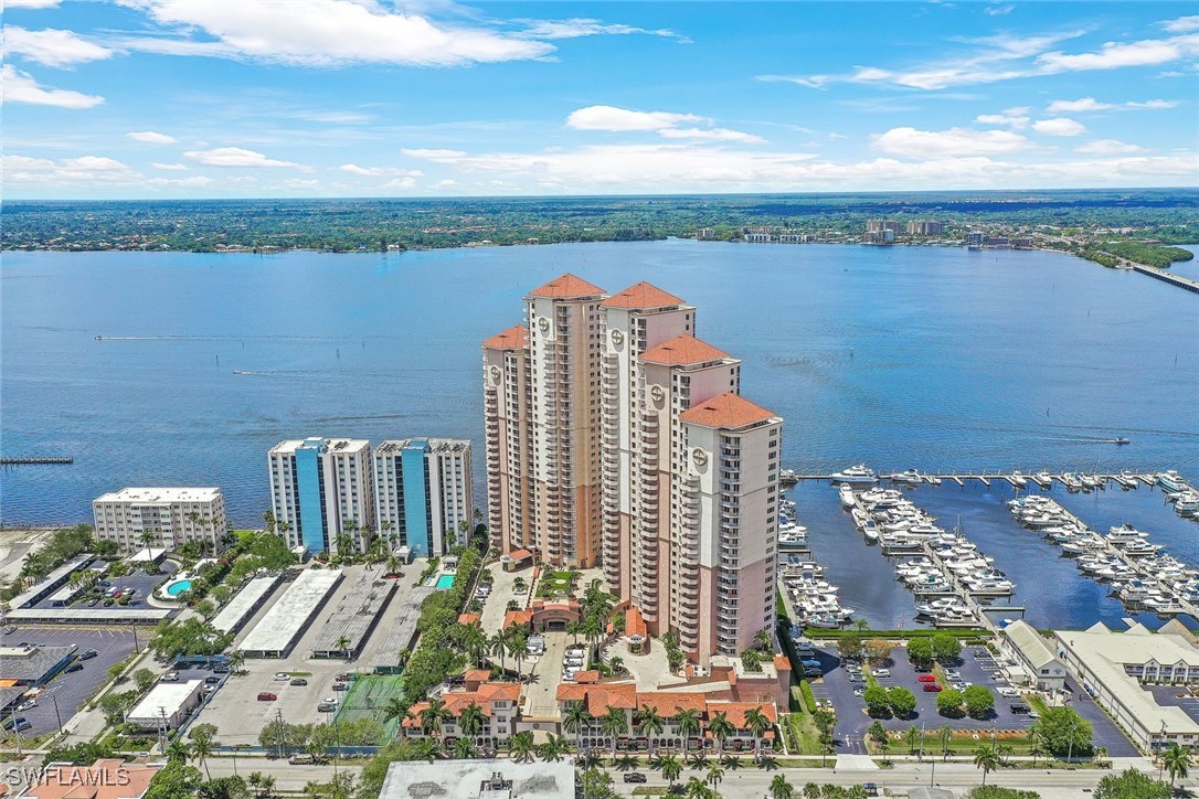 2090 W First Street, Apt J2410
