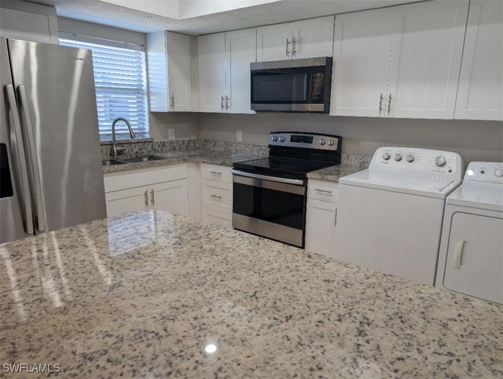 3705 SE 9th Place, Apt 3