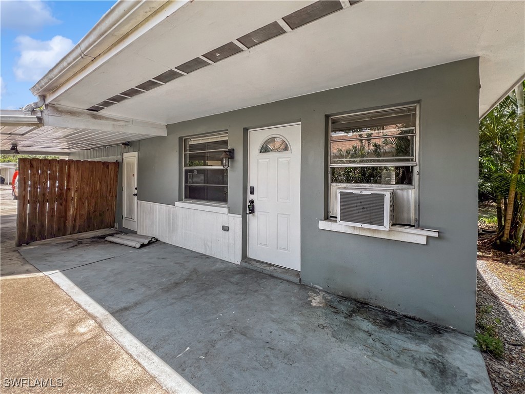 1918  Grace Avenue, Apartment B
