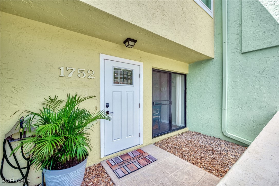1752  Stickney Point Road, Apt 102