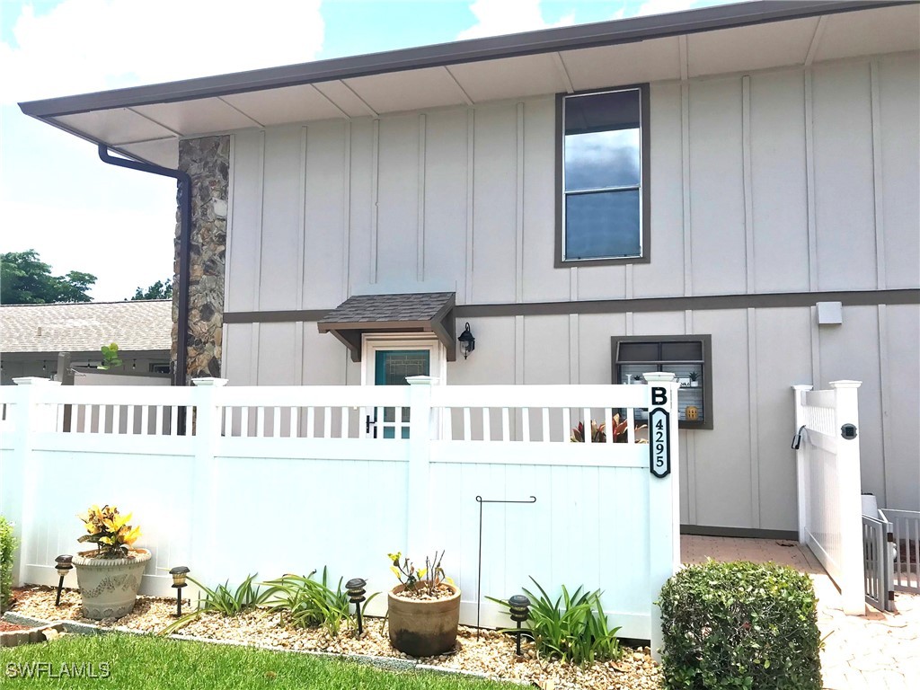 4295  Island Circle, Apt 2