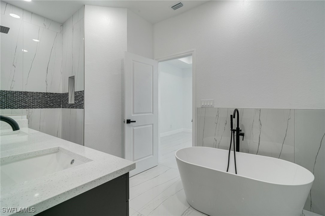 4725/4727  27th Street