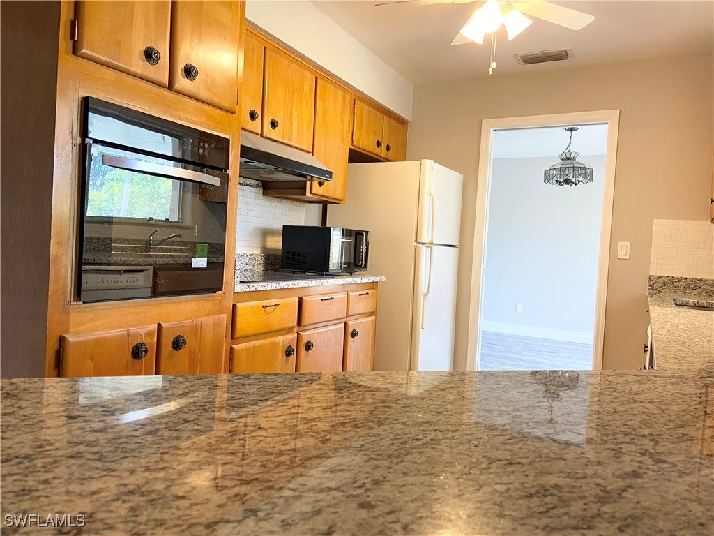 228 SE 43rd Terrace